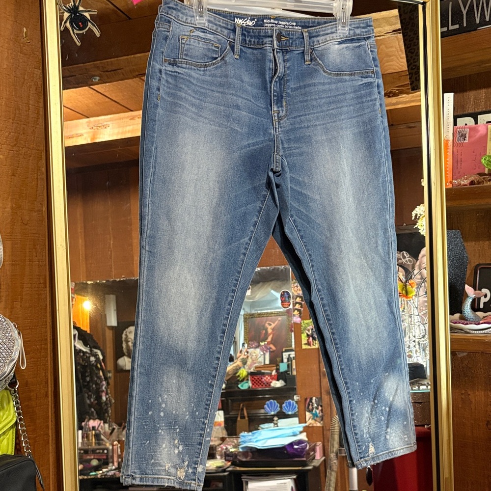 Mid Rise Crop Jean